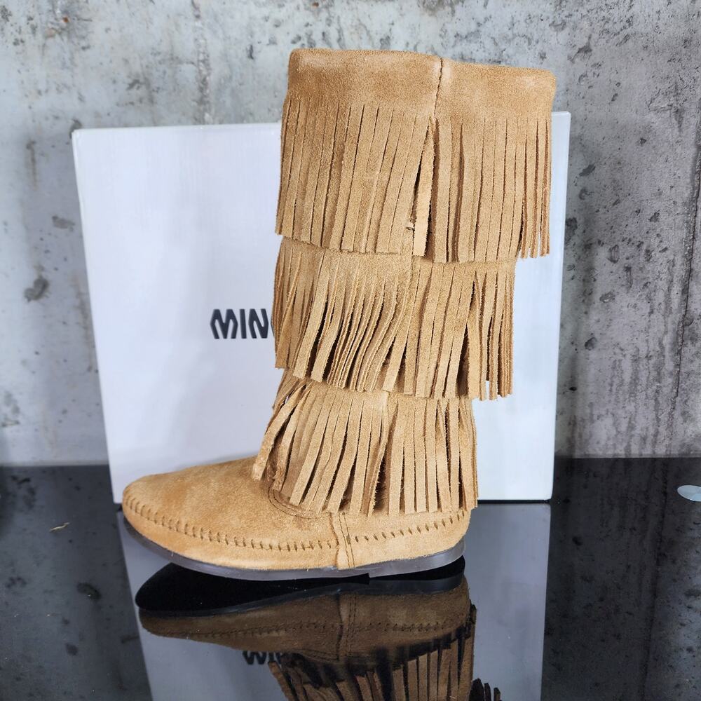 MSRP $135 Minnetonka 3 Layer Fringe Boots Womens 6 Brown Suede
